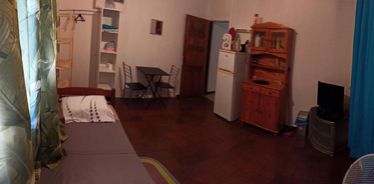 Locatriolet Apartment Saint-Denis Luaran gambar