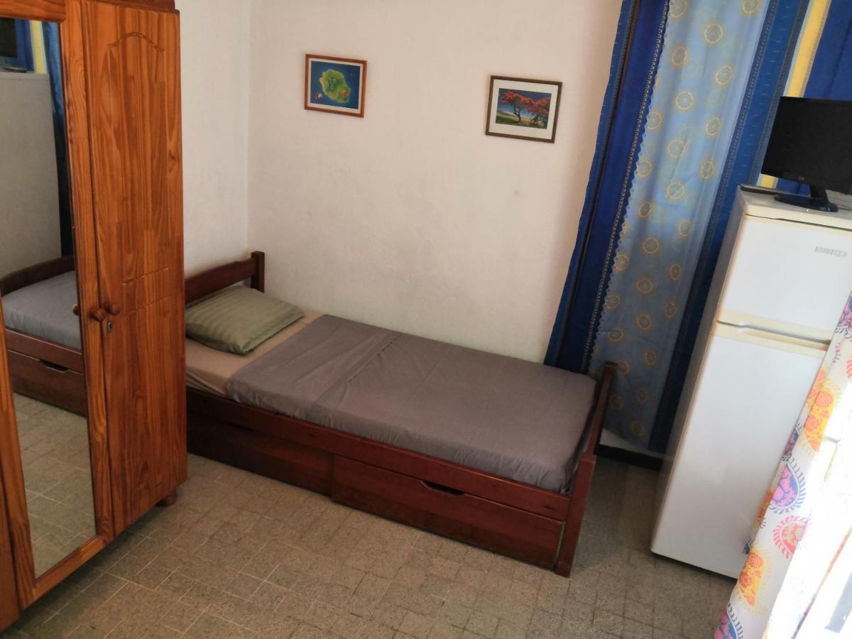 Locatriolet Apartment Saint-Denis Luaran gambar