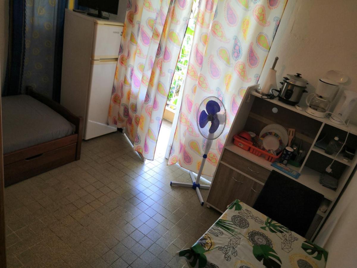 Locatriolet Apartment Saint-Denis Luaran gambar